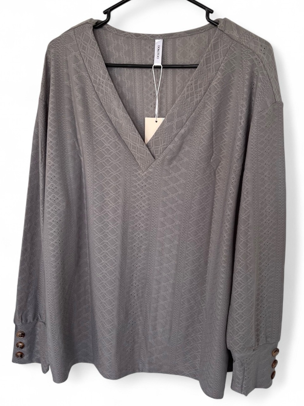 Women's Dokotoo Gray Textured V-Neck Long Sleeve Top